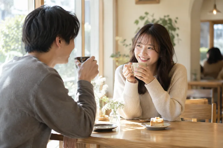 お茶の時間をデートにをイメージした写真